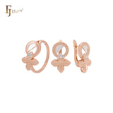 Conjunto de joyas de oro rosa de dos tonos con anillos y hojas de trébol mixtas circulares con circonitas blancas