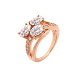 Luxuoso conjunto pavimentado de três pedras anéis de ouro rosa